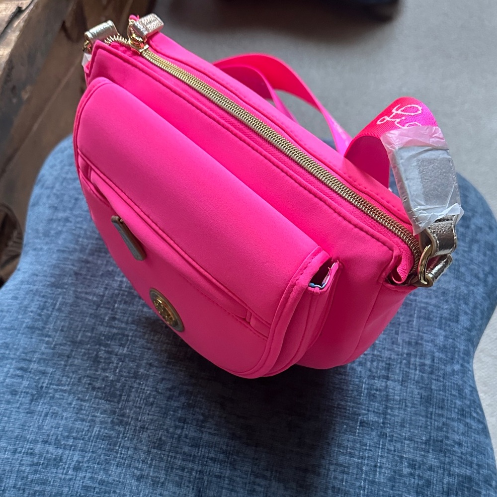 Lilly Pulitzer Vibrant Pink Crossbody Bag - Picture 4 of 4